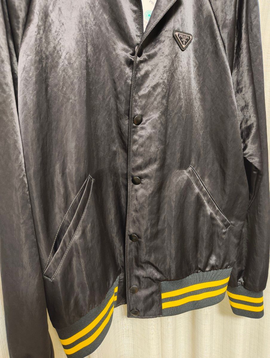未使用 PRADA トライアングル ロゴ スタジャン ブルゾン 2024AW