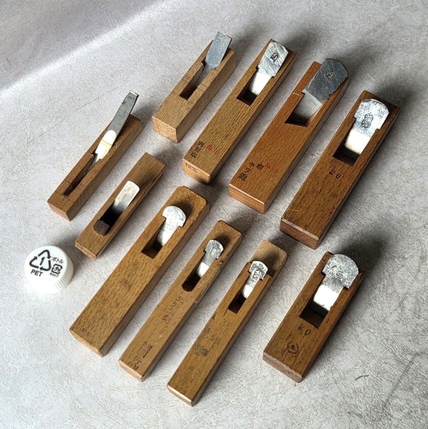 人気 皆能器本舗 温湿布器用ビワの葉エキス900ml×2本（抗菌砂袋