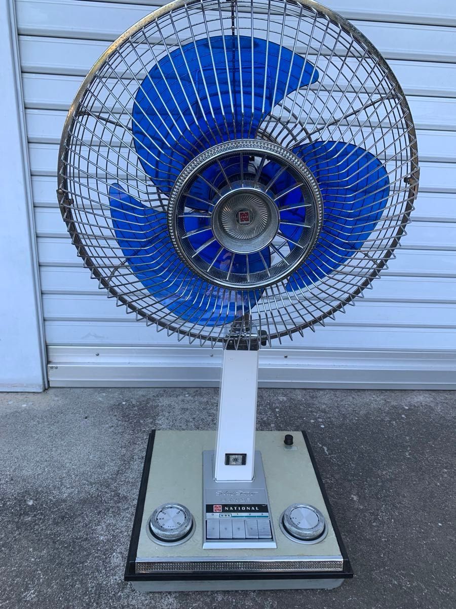 昭和レトロのお座敷扇風機 子供がガードに触ると羽根が止まるストップ