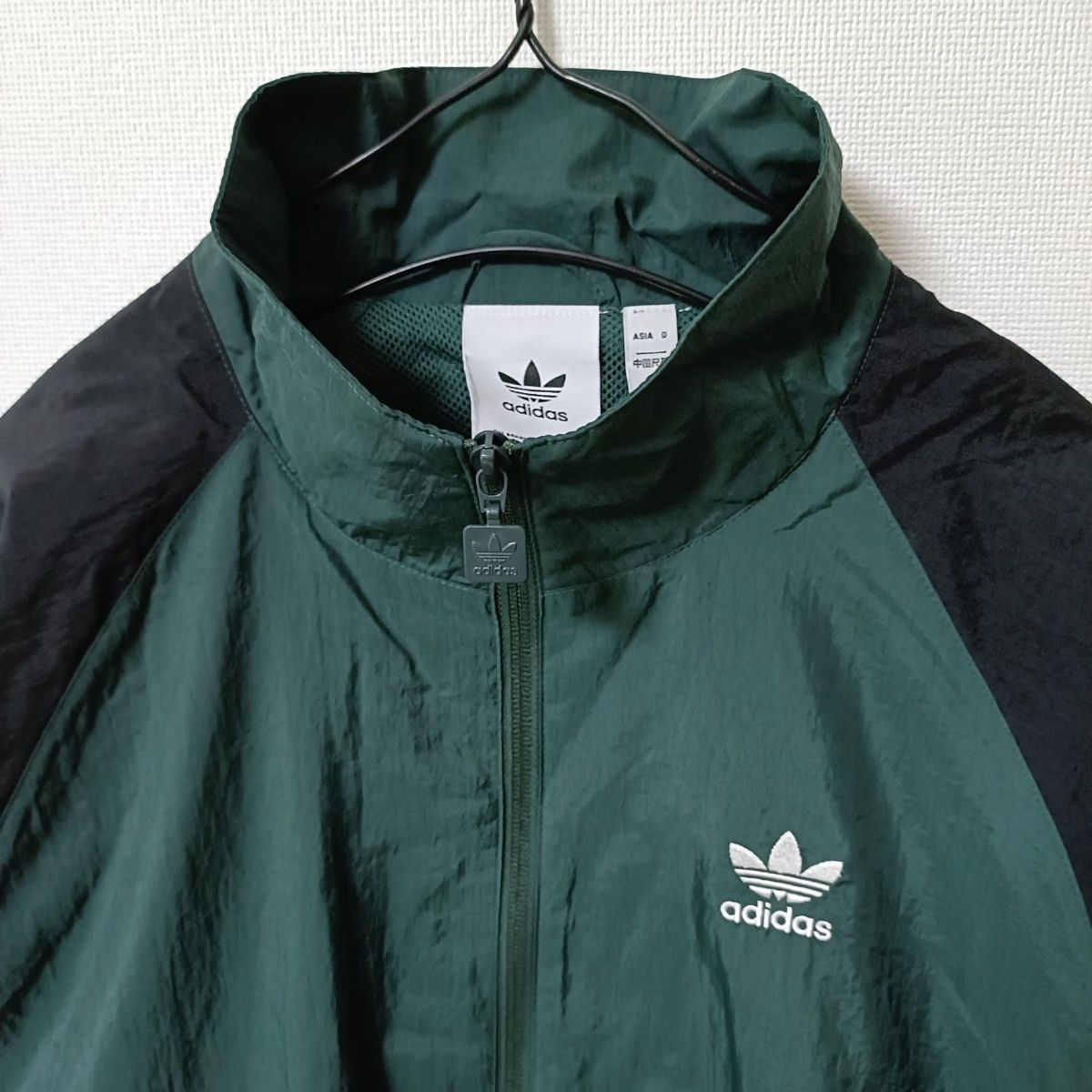 アディダス Rekive緑 トラック ナイロンジャケット 遠藤さくら 男性M