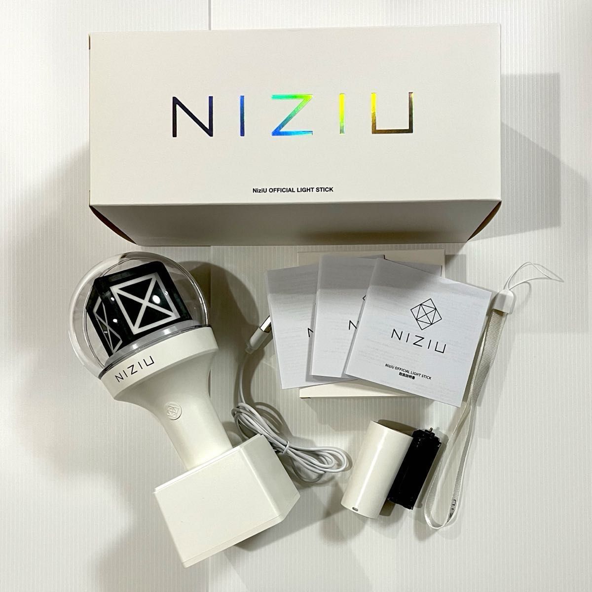 NiziU オフィシャル ペンライト①（動作確認済 問題なし）｜Yahoo