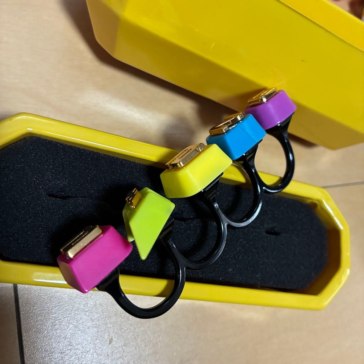 BIGBANG ペンライト 王冠 ボイスキーホルダーぬいぐるみ トランプ