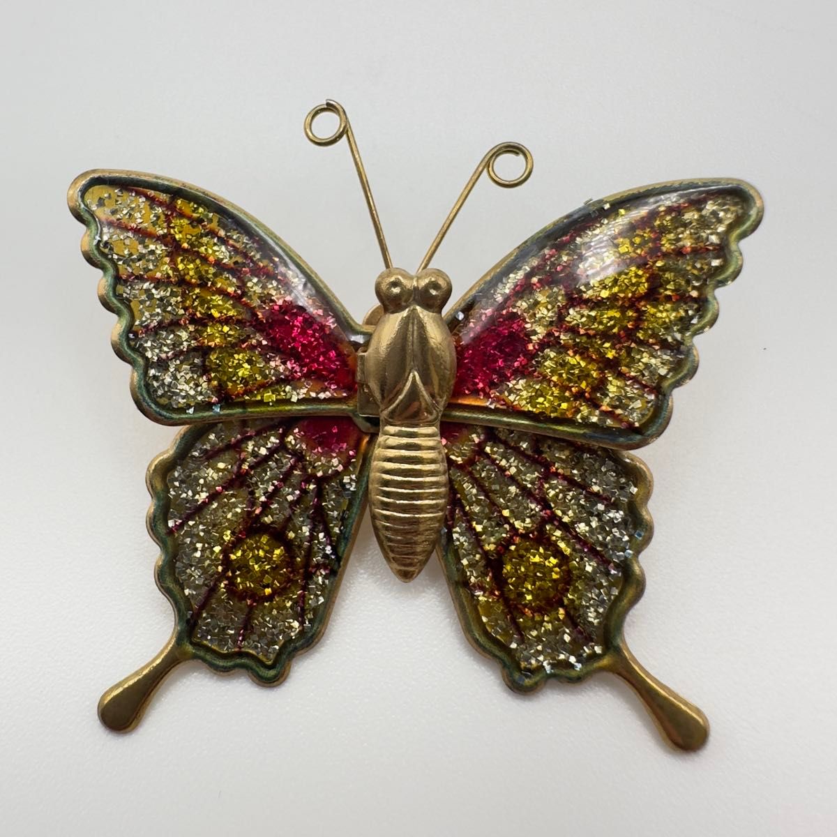 蝶々 ブローチ ピンク 黄色 ゴールドカラー バタフライ アクセサリー