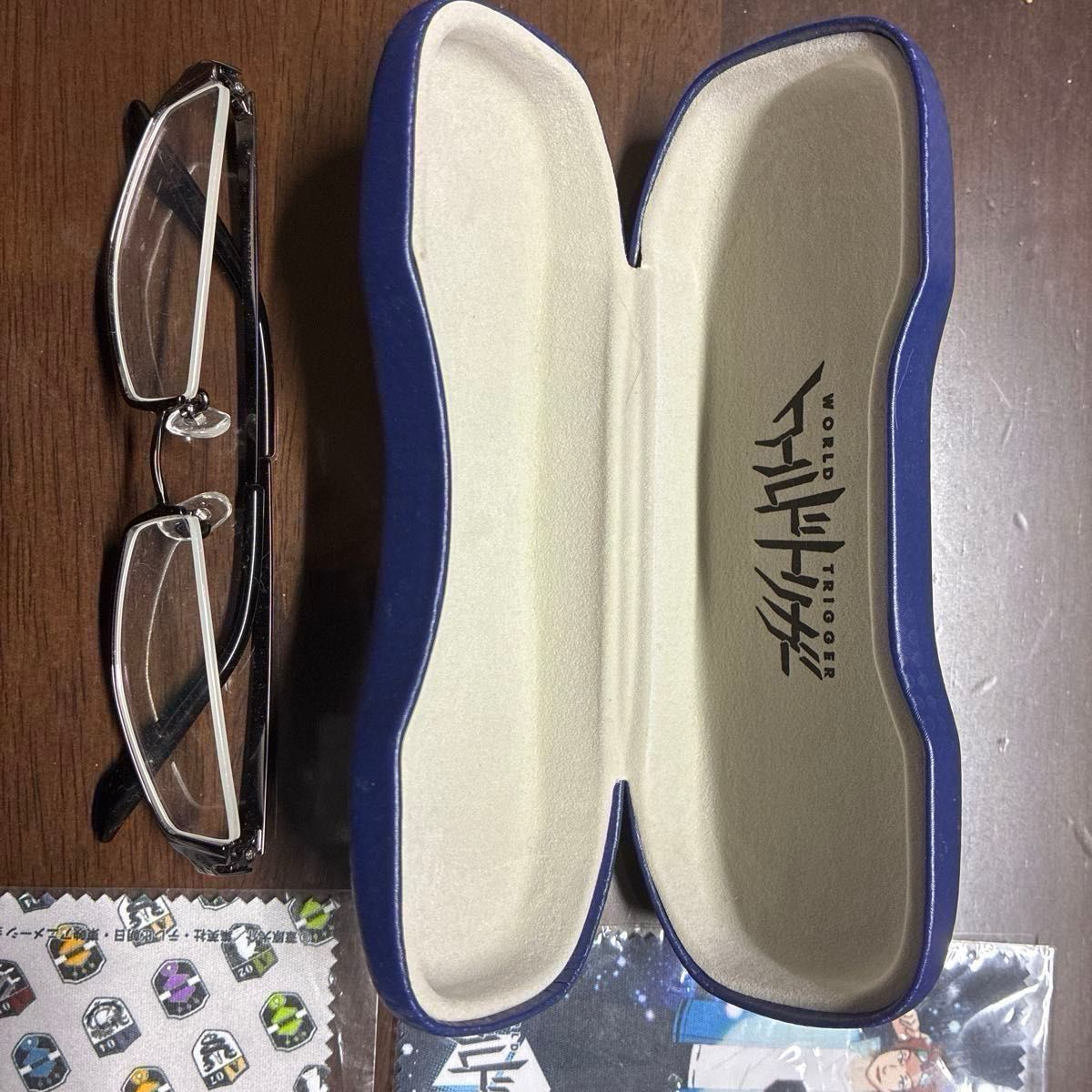 旧モデル度なし】ワールドトリガー 三雲修 モデル メガネ メガネ拭き2