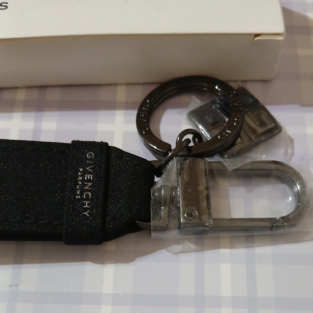 新品未使用GIVENCHY キーホルダー・キーリング 値引き不可｜Yahoo