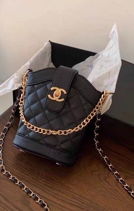 CHANEL シャネル キルティング バケットバッグ チェーンショルダー 黒