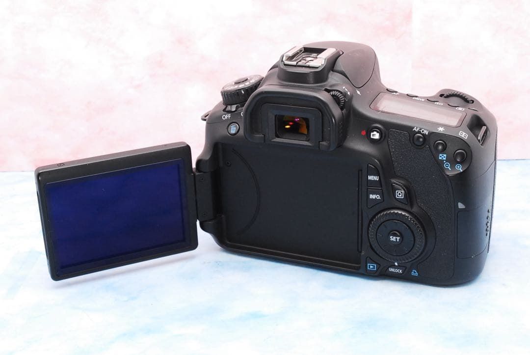 ☆Canon EOS 60D☆一眼レフカメラ☆S数少☆手ぶれ補正レンズ付 Canon