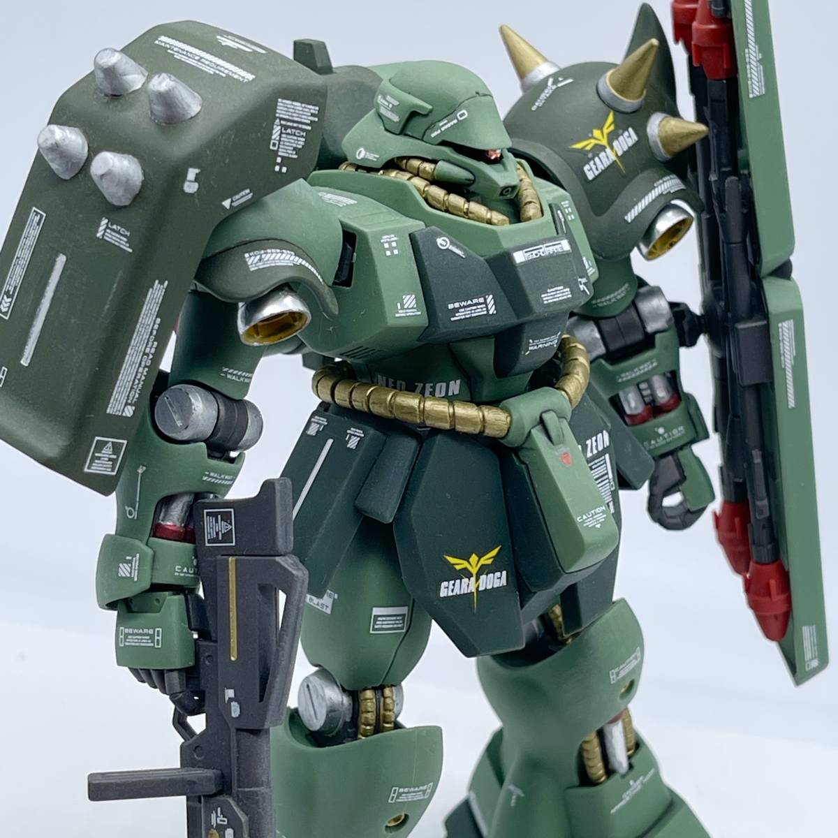 HGUC 1/144 ギラ・ドーガ 【塗装済み・完成品】 〈送料無料・匿名配送