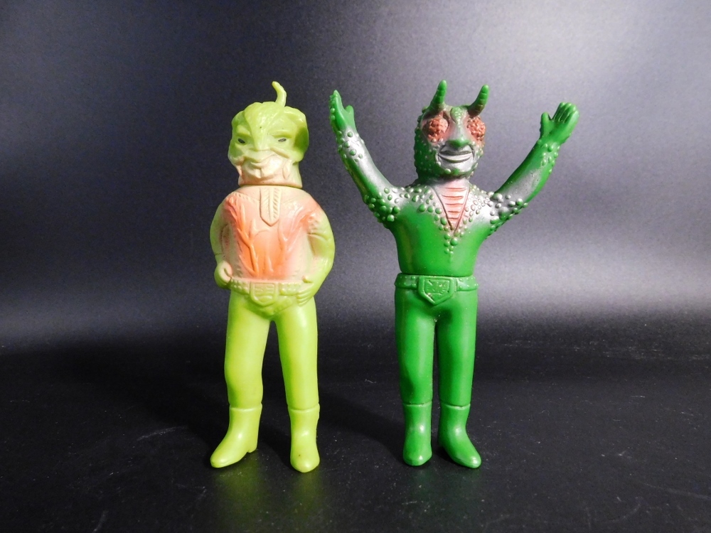 Yahoo!オークション -「死神カメレオン ソフビ」の落札相場・落札価格