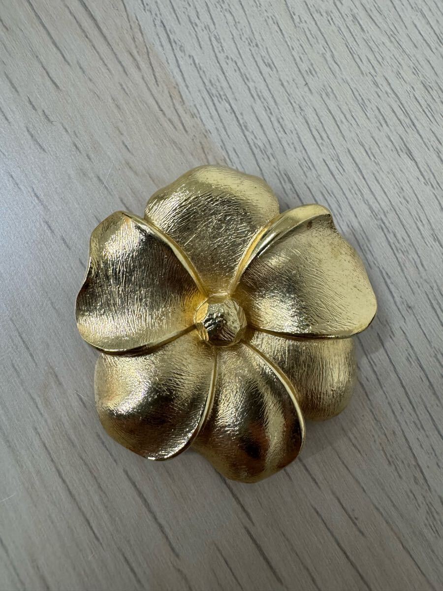 Yahoo!オークション -「花フラワーブローチ」(クリスチャン