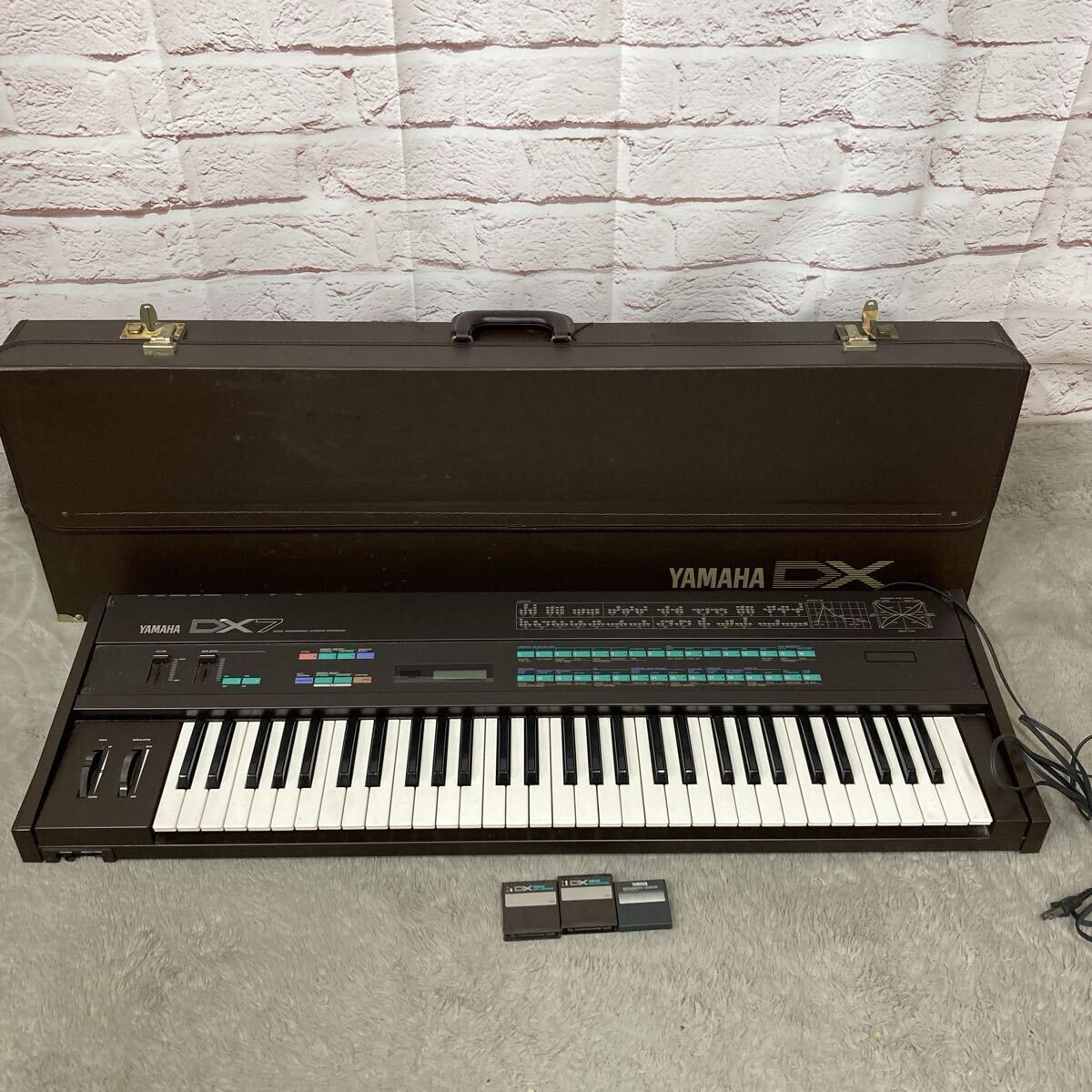 Yahoo!オークション -「yamaha dx7 ケース」の落札相場・落札価格