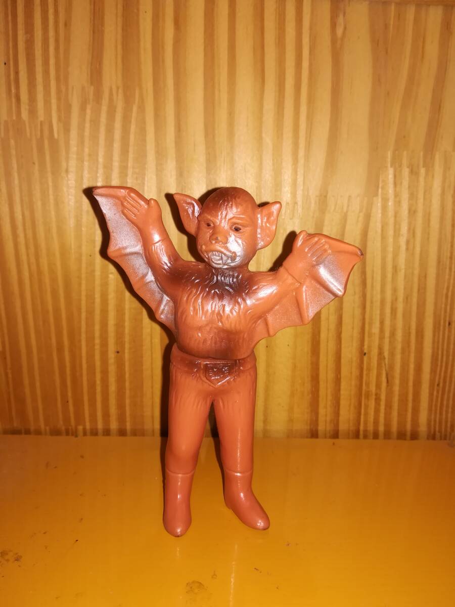 Yahoo!オークション -「コウモリ男」(ソフビ) (ビンテージ)の落札相場