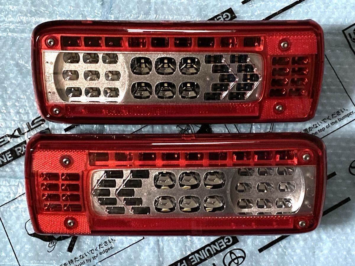 Yahoo!オークション -「udクオン 純正」(テールライト) (ライト)の落札