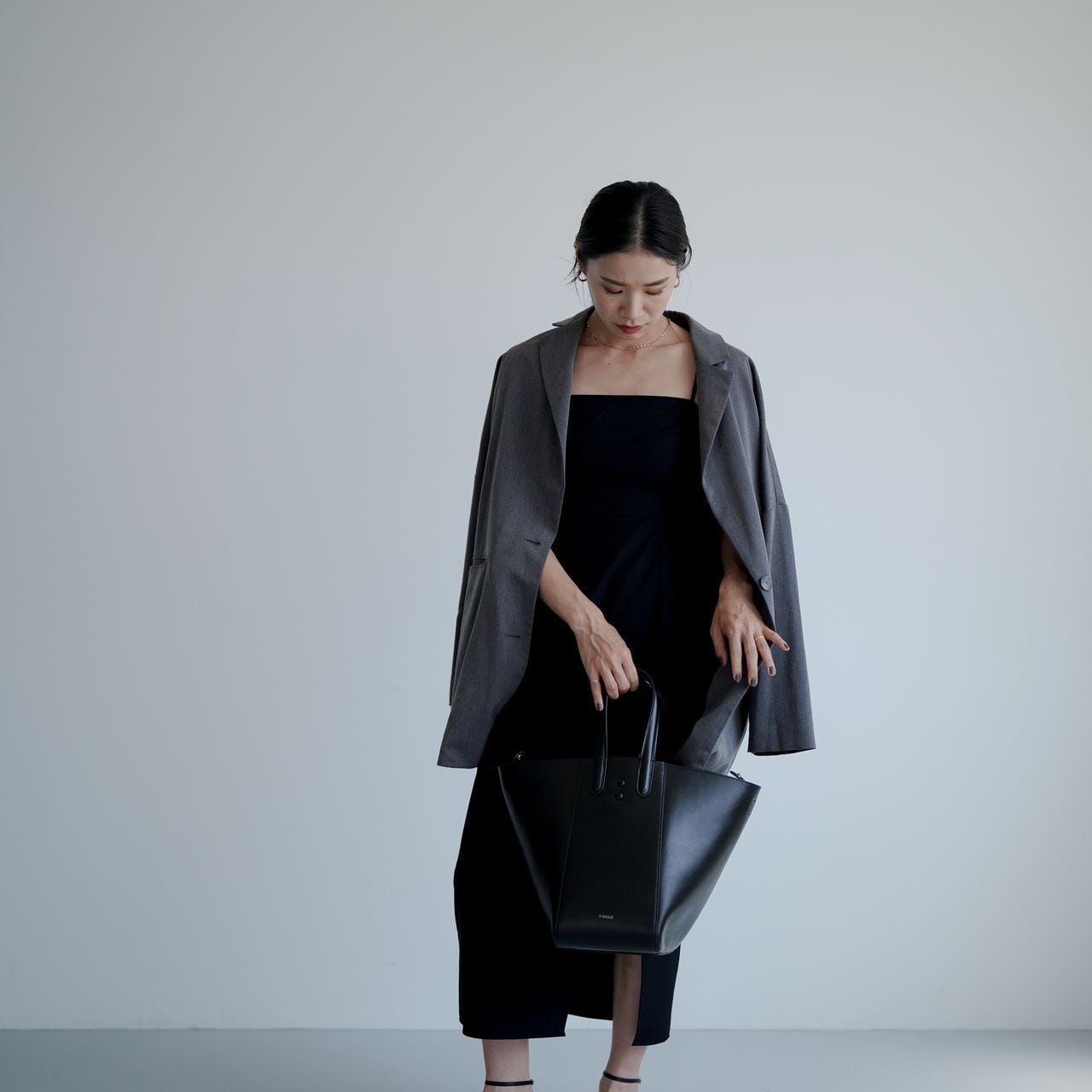 エックスニヒロ(X NIHILO) レザートートバケットバッグ 「Eight Mini