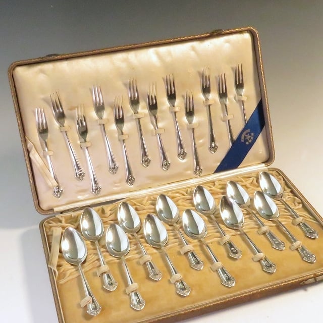 東京銀座山﨑商店謹製( The predecessor of GINZA TANAKA) 銀製 ティー