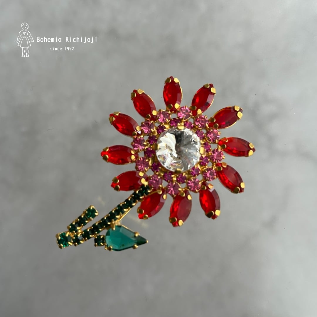 ラインストーン】ブローチ（ひなぎく × レッド） | ボヘミア吉祥寺