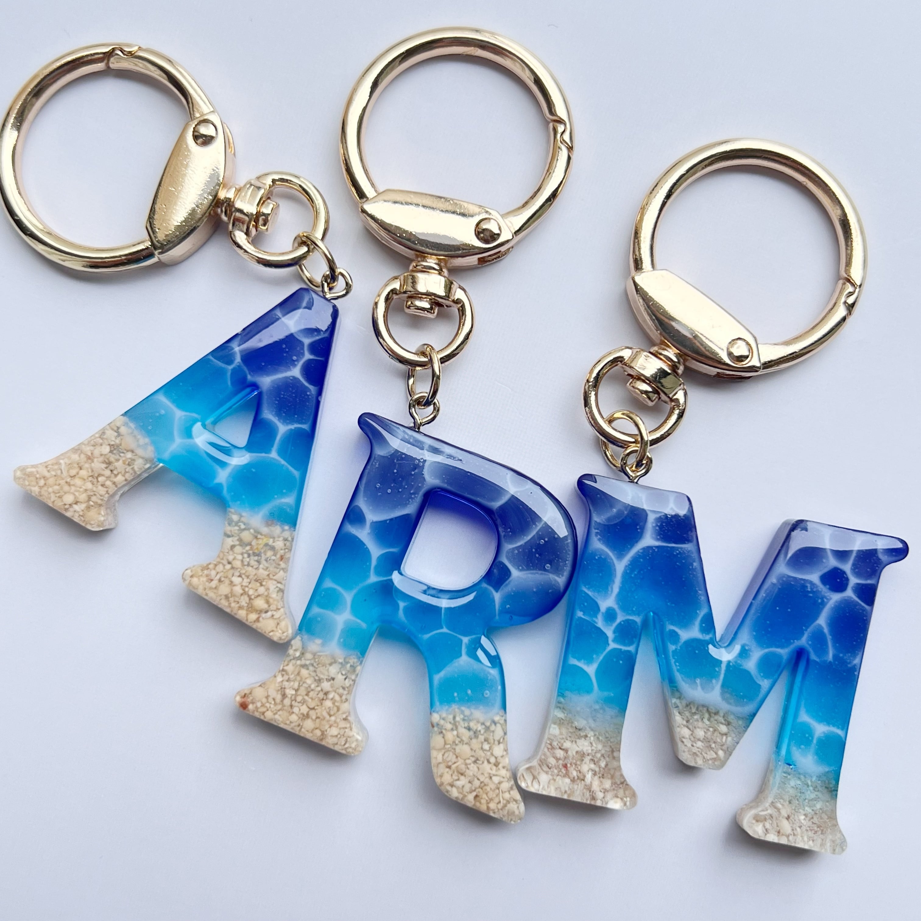 海を切り取ったイニシャルキーホルダー キーリング 名入れ可能