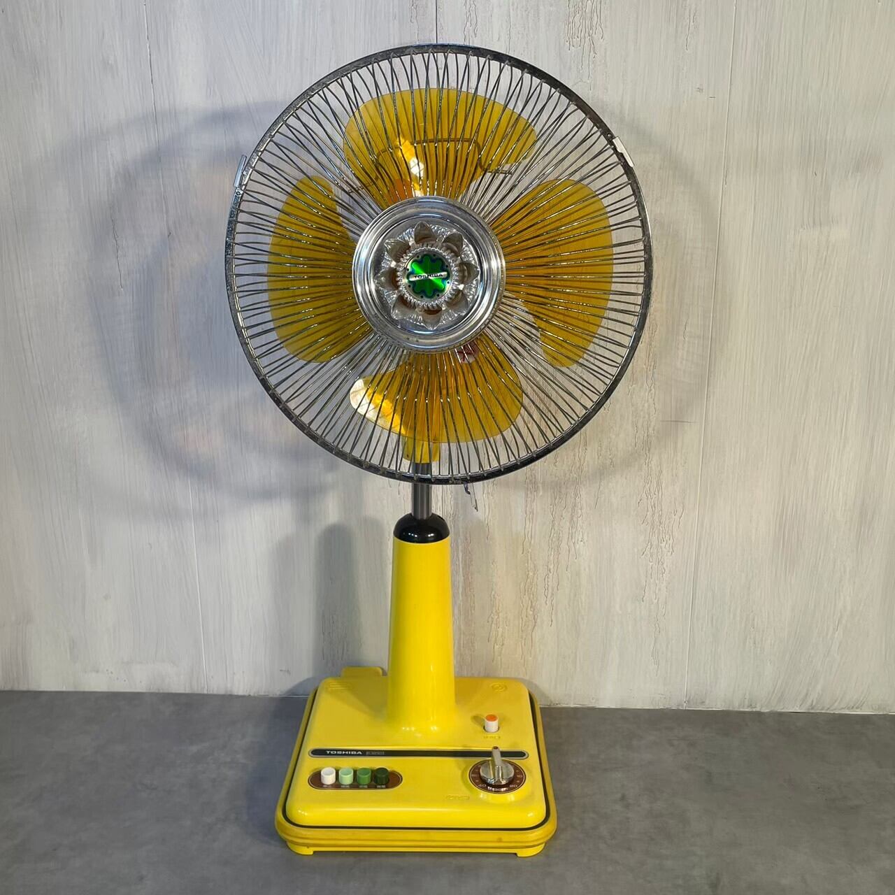 レトロポップな黄色の扇風機 | Pay ID