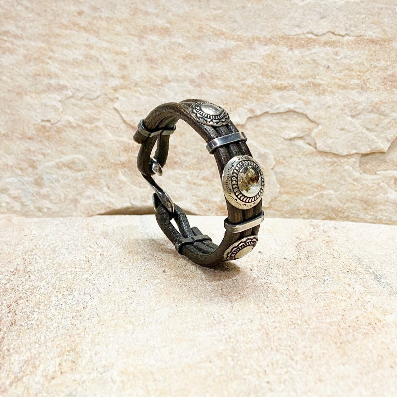 MOON1999オリジナル コンチョ付き レザーブレスレット 17cm | MOON1999