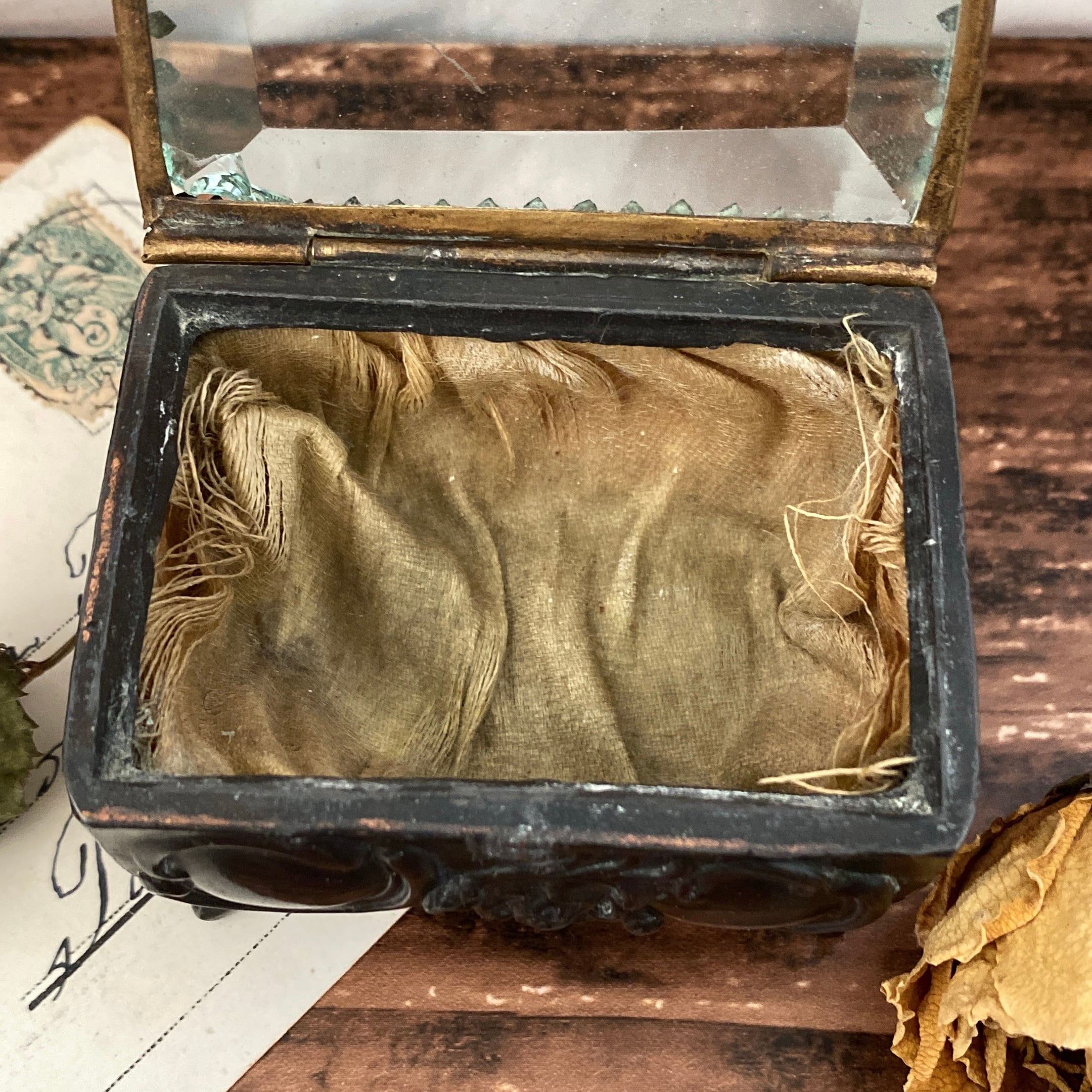 1920年代 ガラスの足つきジュエリーケース【フランスアンティーク