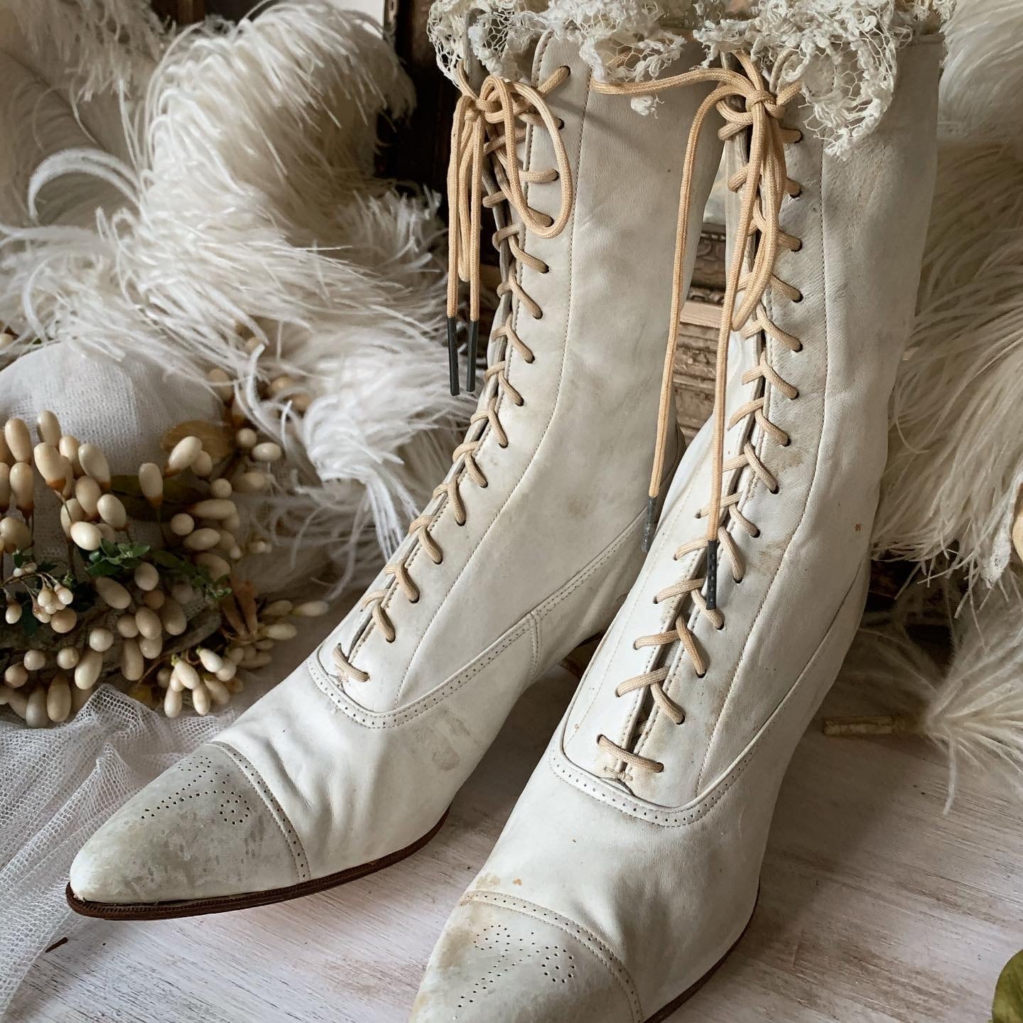 ヴィクトリアン ホワイトレザーレースアップブーツ | hazel anne btdafa