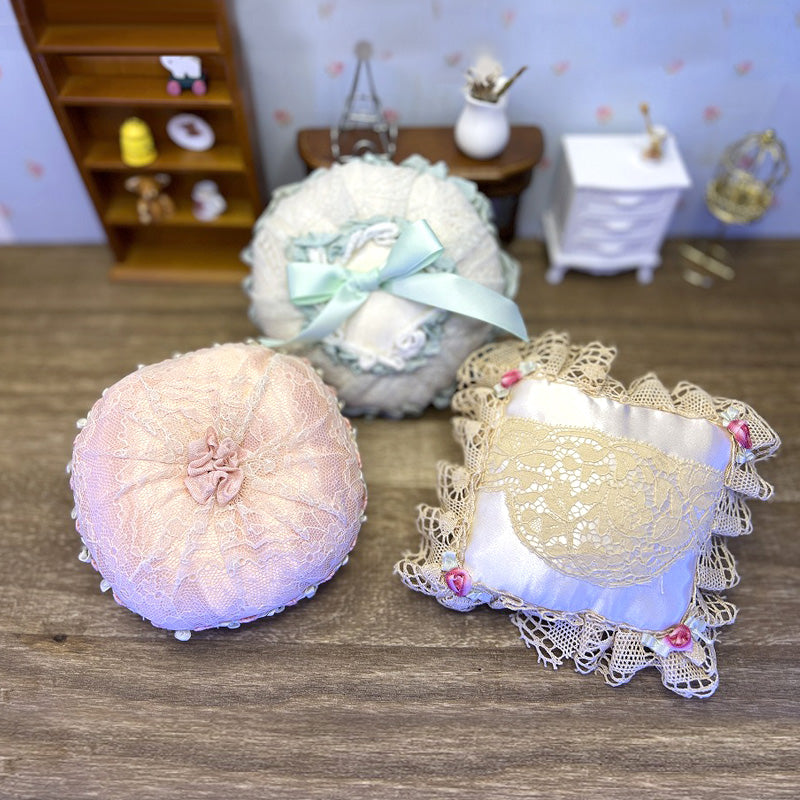 0008.アンティーク ブドワール クッション – Bear Fruit Café