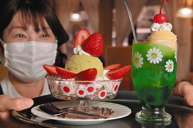 懐かしく温かみある柄 石塚硝子の復刻ガラス食器（岩倉市）【昭和