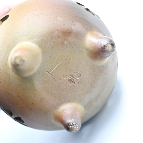 備前焼透かし香炉(桐箱付き)作家：山口功 - 備前焼通販ギャラリー