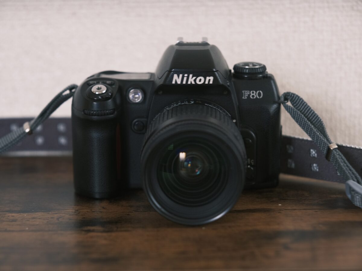 フィルムカメラレビュー。「Nikon F80」 | BORN SURE blog