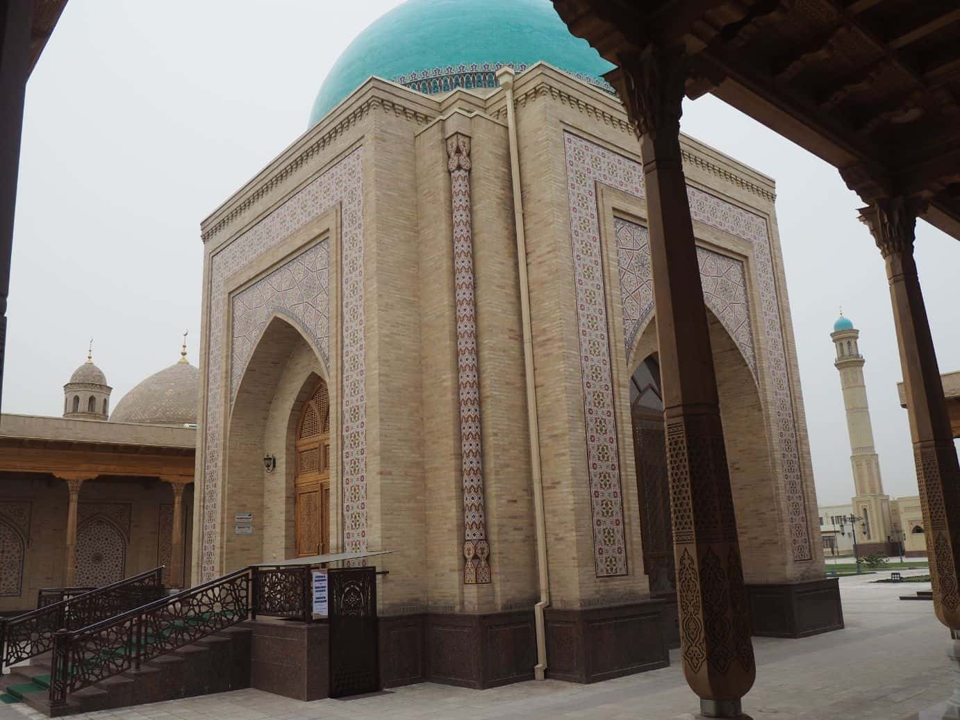 ウズ駐夫生活 W6(11/29-12/5)【国立図書館/スズク・オタ・モスク/自然