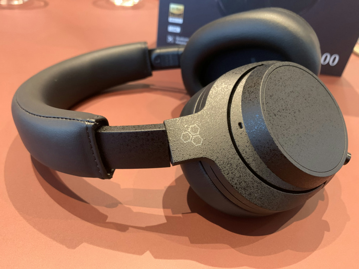 final UX5000』レビューチェック ～音質特化設計で各部の着脱もできる