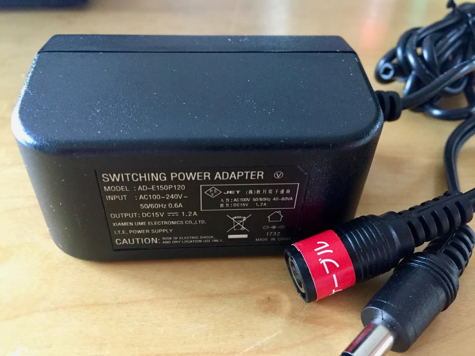 monophonica: Vestax DJ用ミキサーの電源アダプターがない場合はこうする！