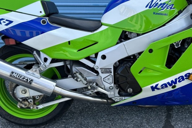 No Reserve: Original-Owner 1989 Kawasaki Ninja ZX-7 for sale on