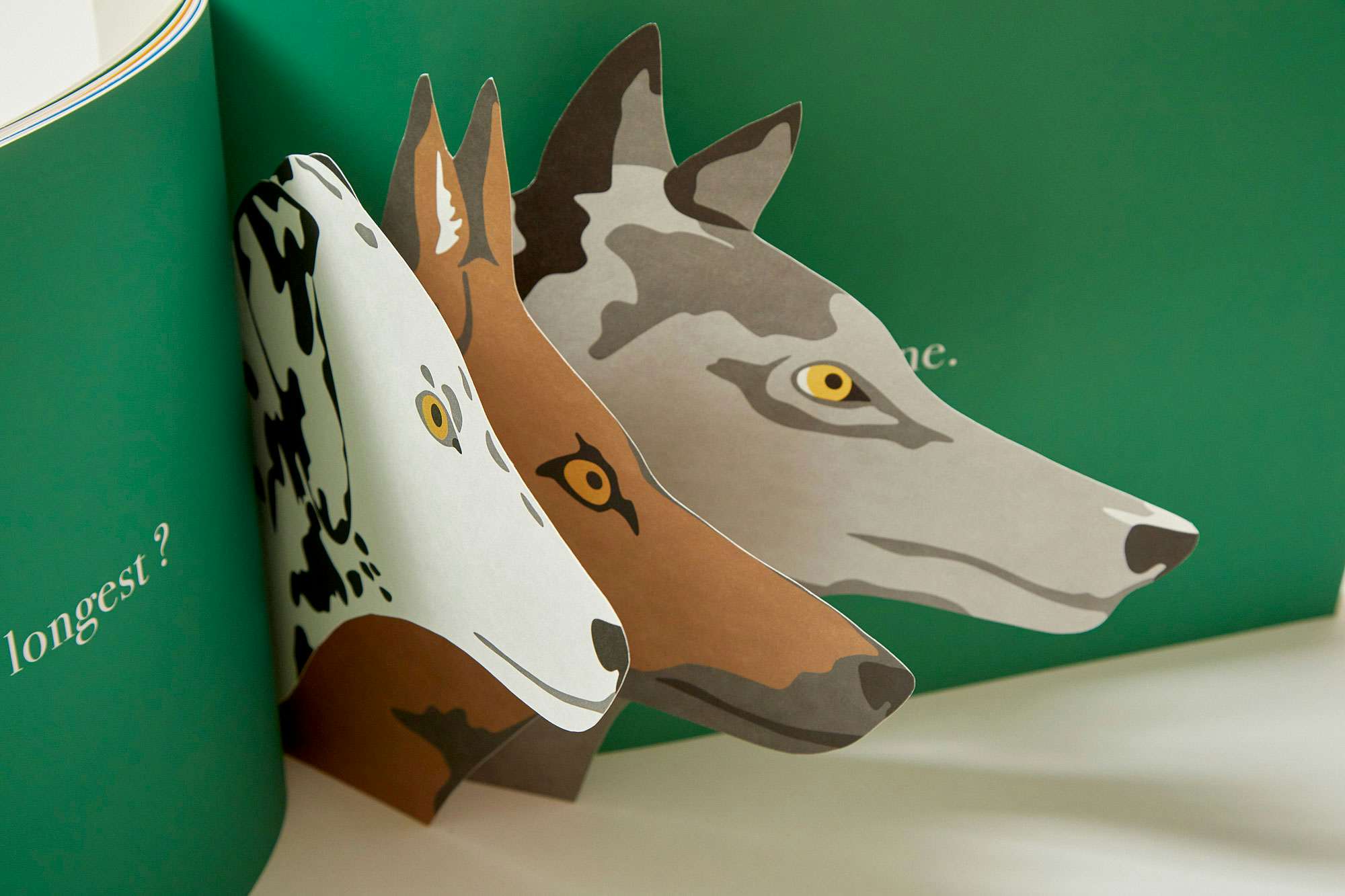 小さなデザイン 駒形克己展（ヴァンジ彫刻庭園美術館）｜美術手帖