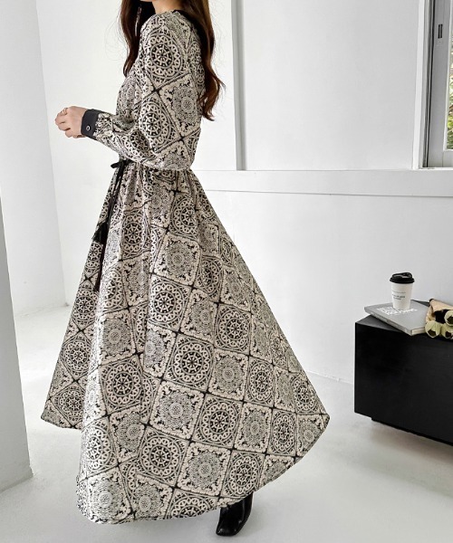 未使用級✨エトロ✨シルク ボタニカル柄シアーブラウス（M）ビーズ 馬