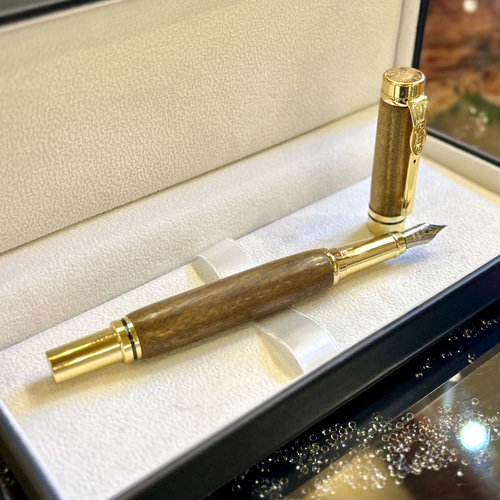 世界でたった1本】 リグナムバイタの万年筆・ボールペン 「謙虚・世界