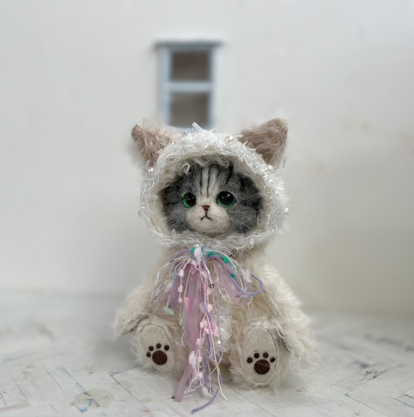 ねこの着ぐるみを着たにゃんこ(ホワイト) テディベアタイプ 羊毛