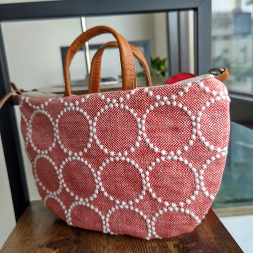 ミナペルホネン/タンバリンレッド/ミニラウンドショルダー本革キャメル