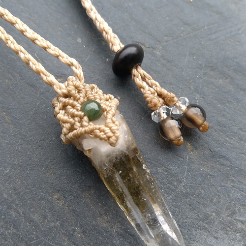 ガネッシュヒマール産】ヒマラヤ水晶の天然石マクラメペンダント[PEN