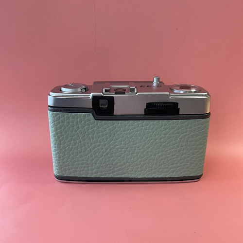 1本で2倍撮れるハーフカメラ｜オリンパス PEN EE-2ウォーターグリーン