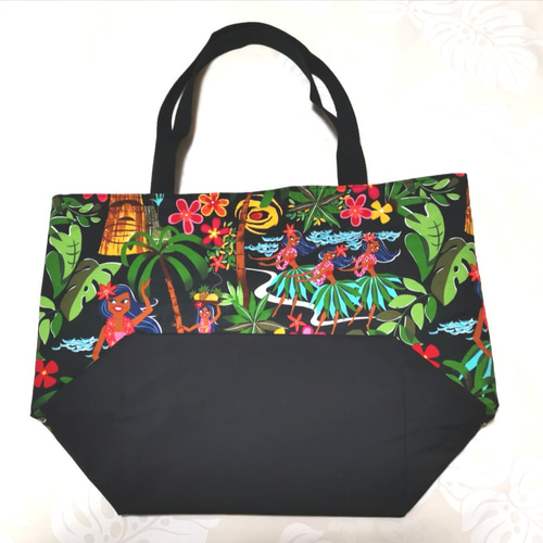 ハワイアン特大トートアレキサンダーヘンリー(フラガール柄)ブラック系