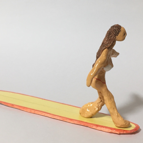 紙粘土オブジェ サーフガールズ 01 立体・オブジェ エシモ 通販