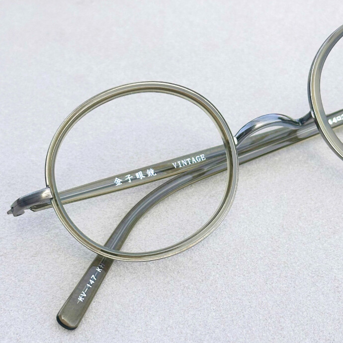 一山×ラウンド】 強度近視の方にもおすすめ！インナーリム付き “KV-147