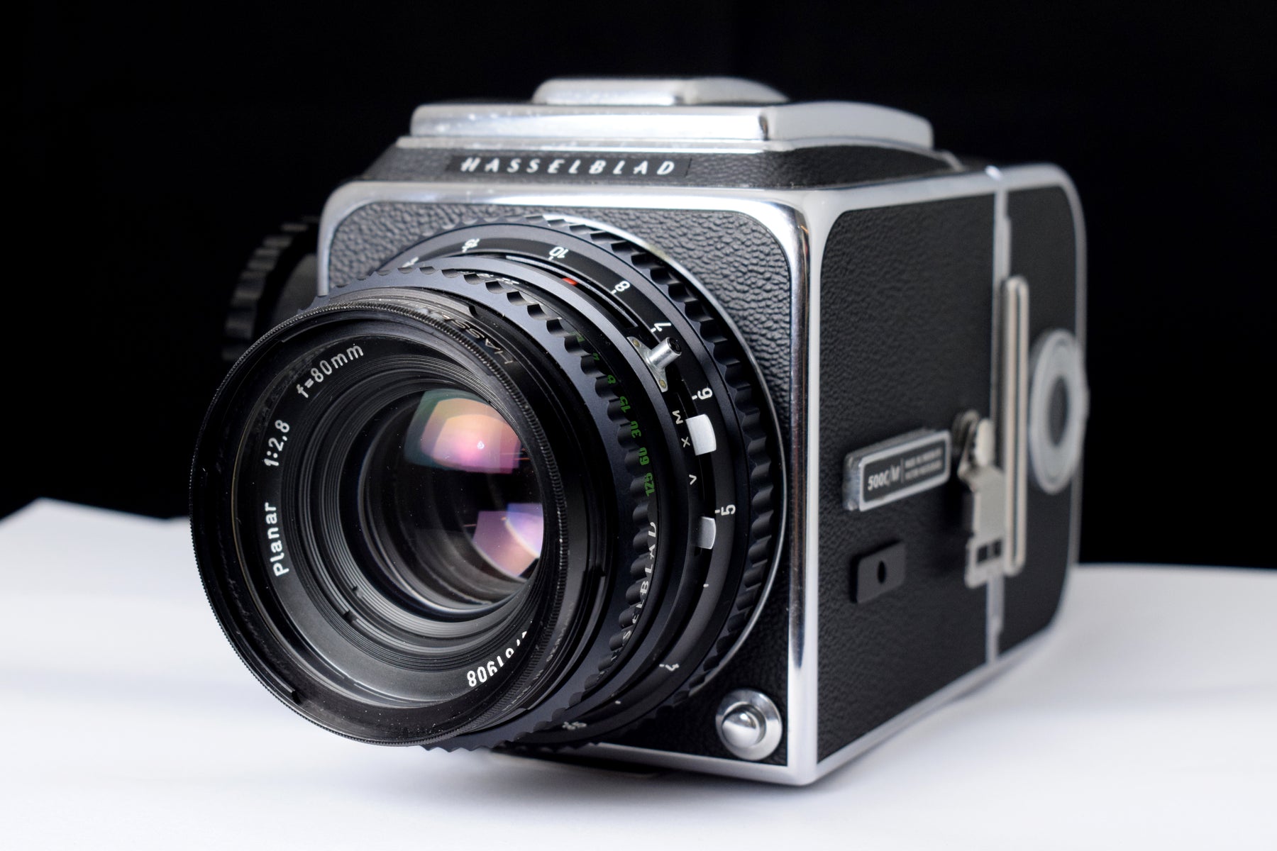 Hasselblad 500c/m Zeiss planar 80mm 2.8 + 2x film back | CameraClix