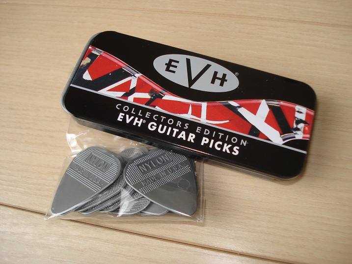 ヴァン ヘイレン ピック12枚セット - First Touch