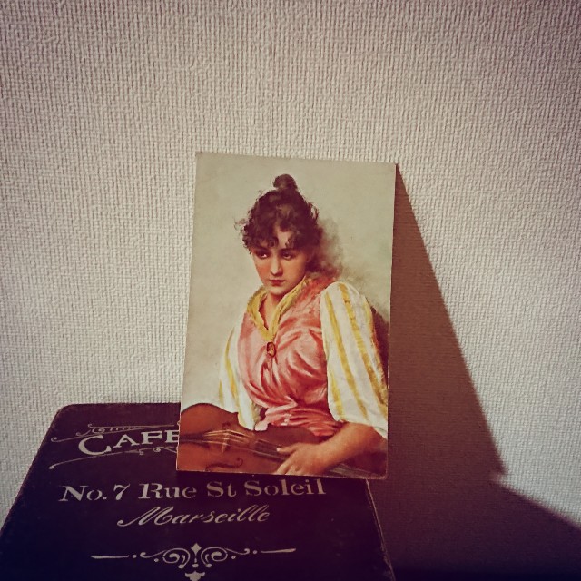 飯沢耕太郎『少女古写真館』-10年たっても100年たっても、君は