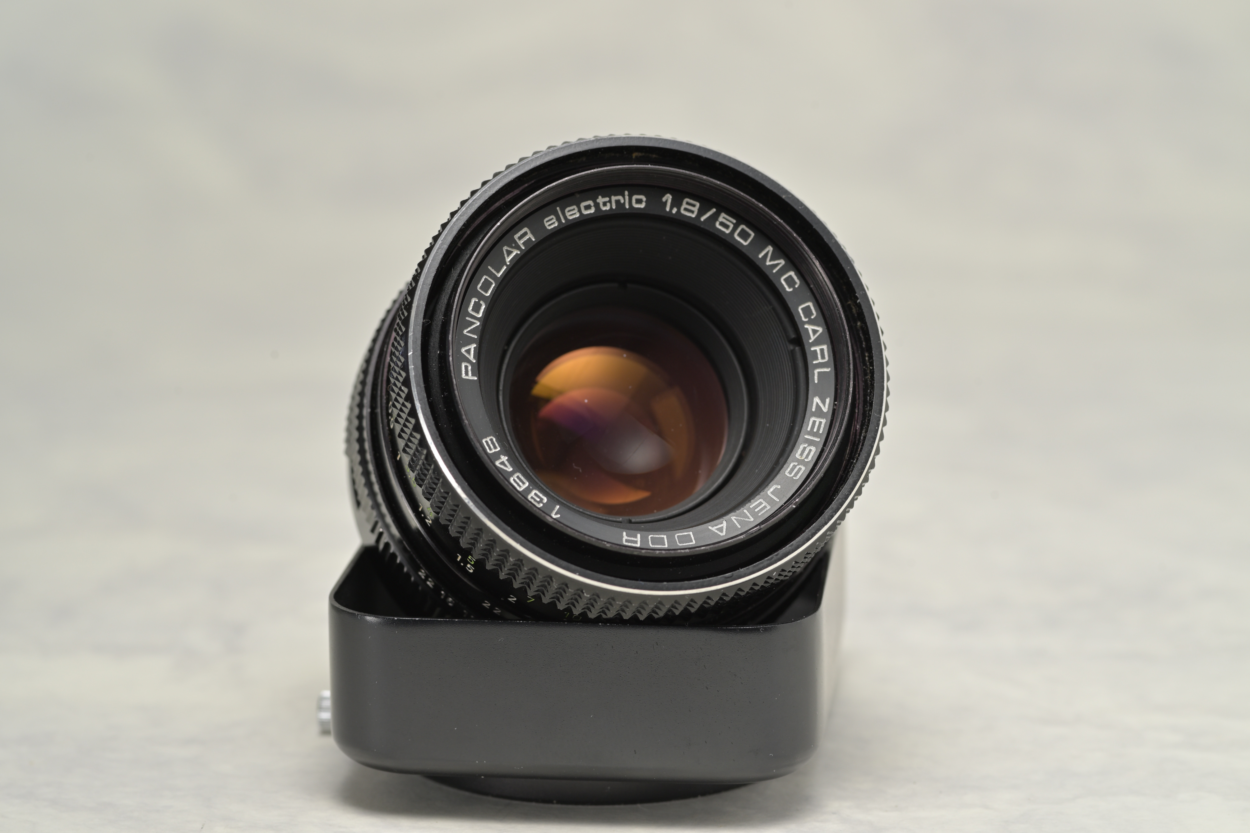 あこがれのツァイスレンズ。Carl Zeiss Jena MC Pancolar electric 1.8
