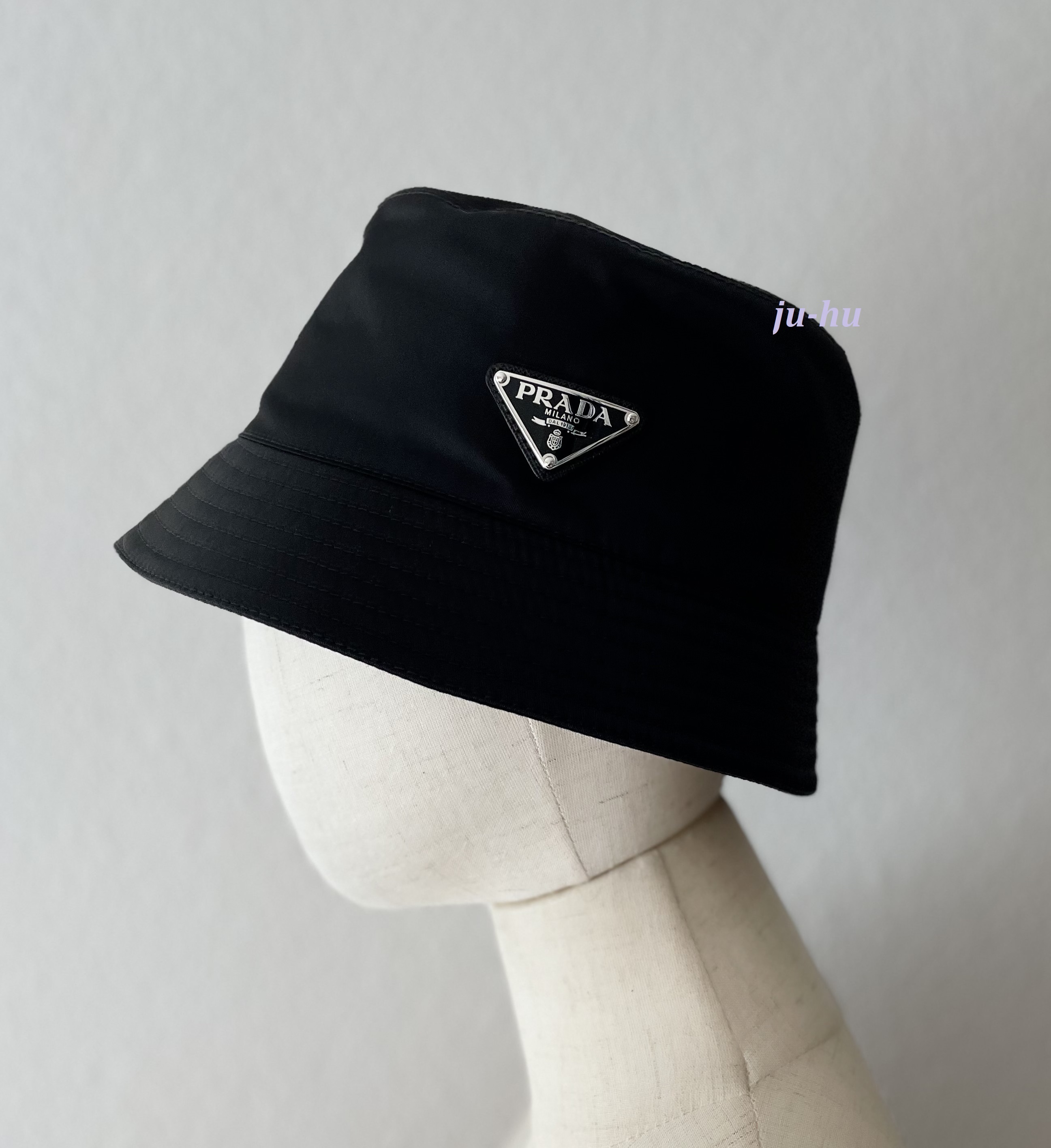 定番人気!【PRADA】メンズ Re-Nylon バケットハット (PRADA/ハット