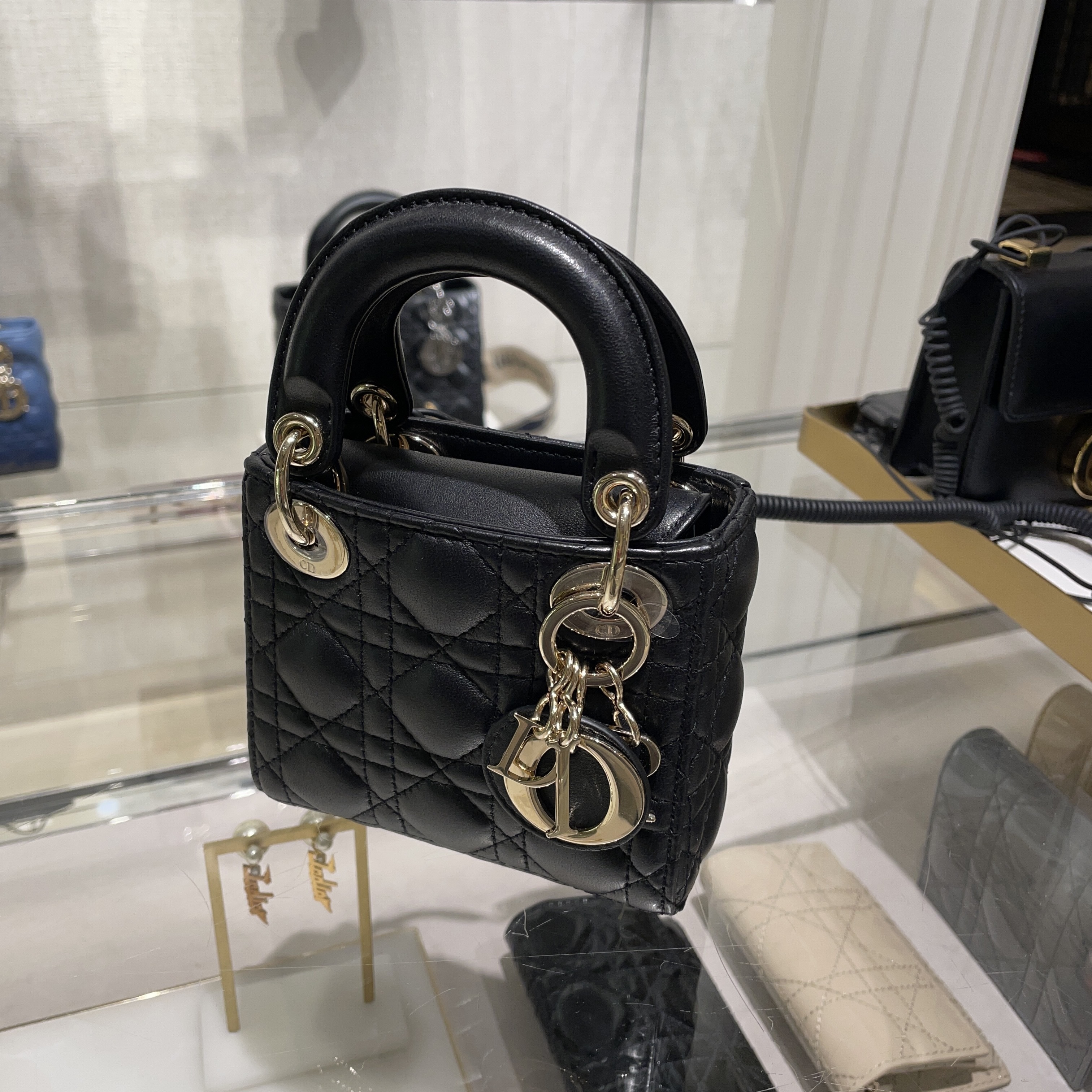 DIOR レディ ディオール マイクロ ハンドバッグ ショルダー付き (Dior