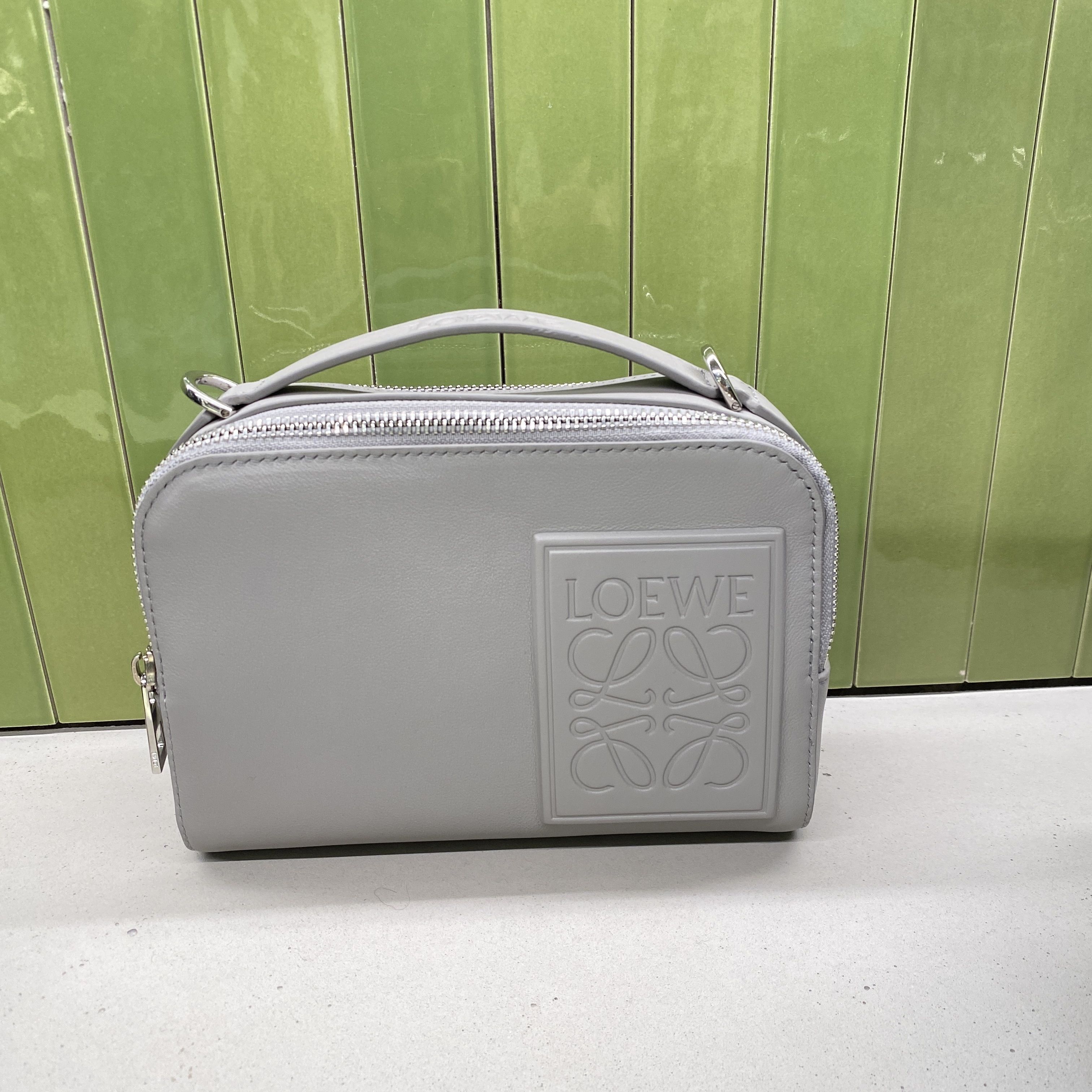 LOEWE☆クロスボディカメラバッグミニ シェルグレー (LOEWE/ショルダー